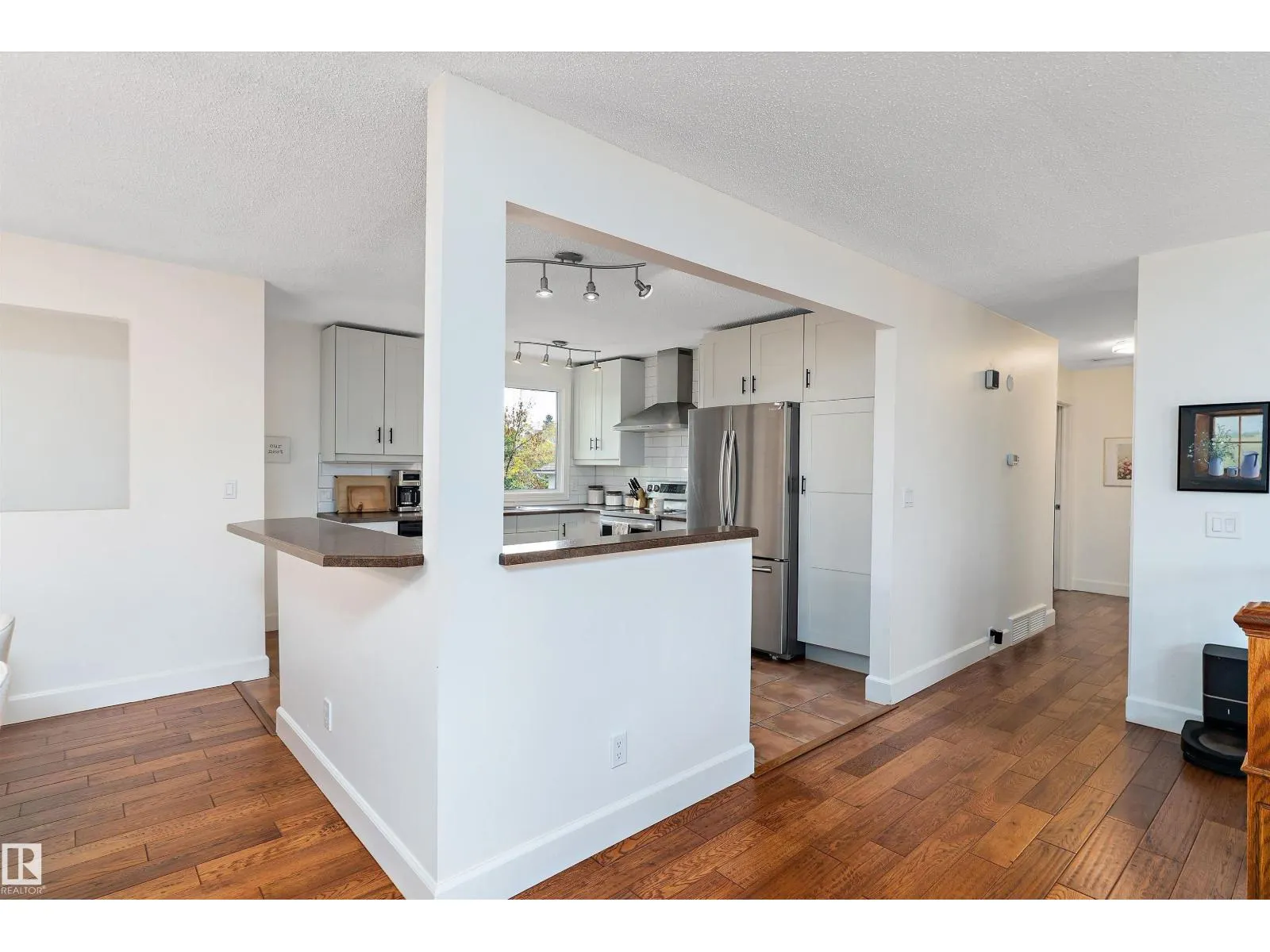 25 GRANT AV