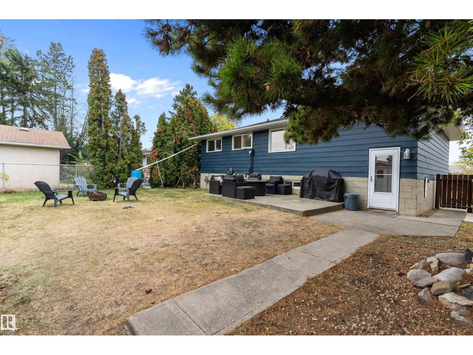 25 GRANT AV