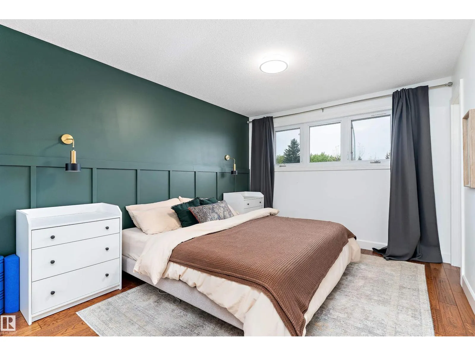 25 GRANT AV