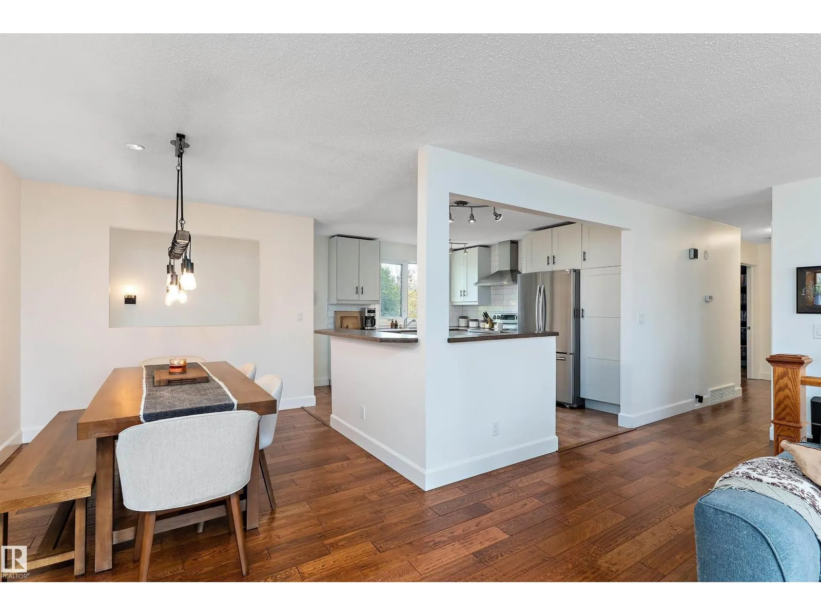 25 GRANT AV