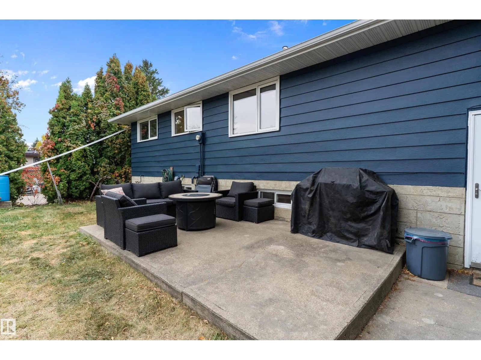 25 GRANT AV