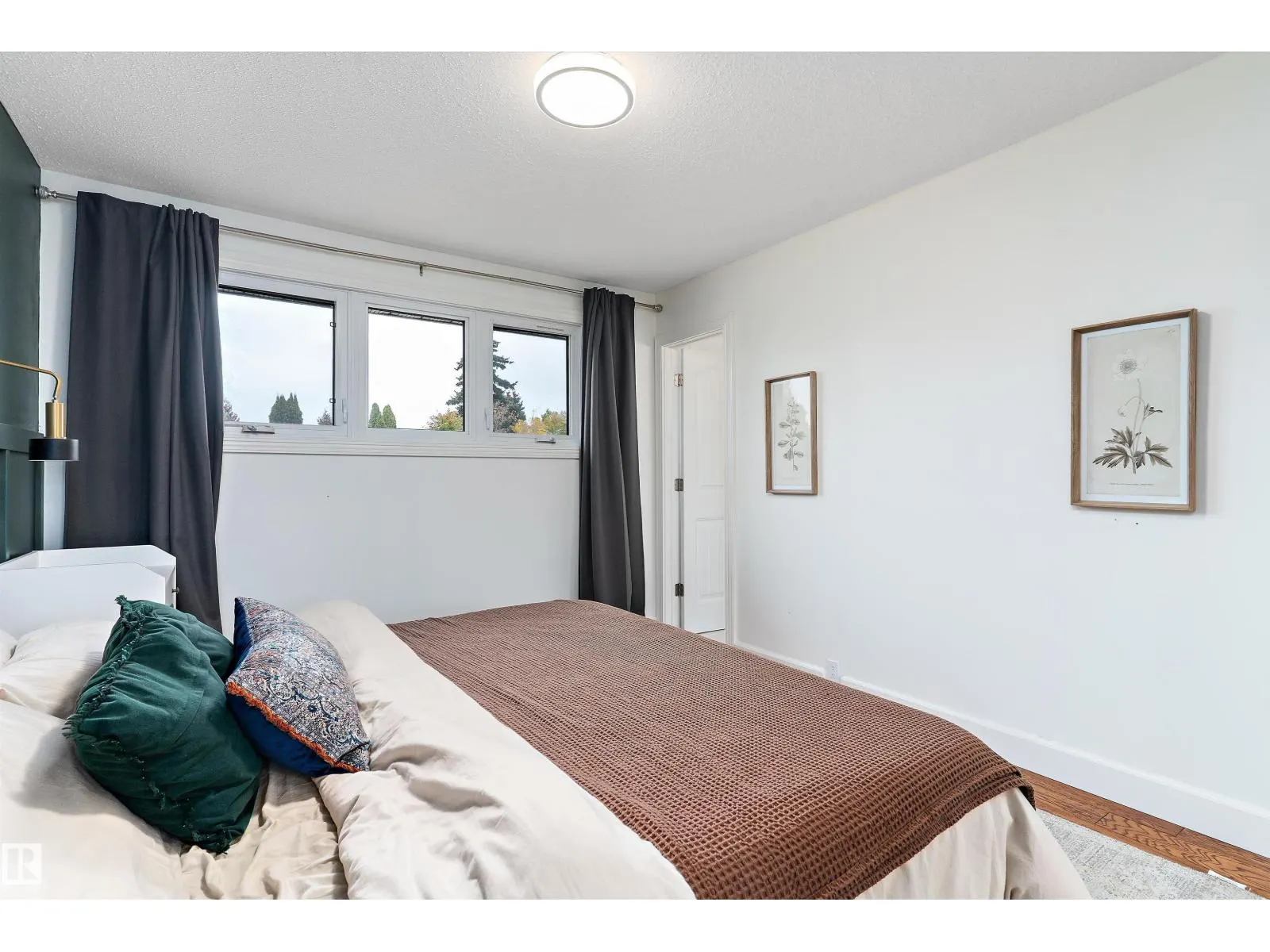 25 GRANT AV