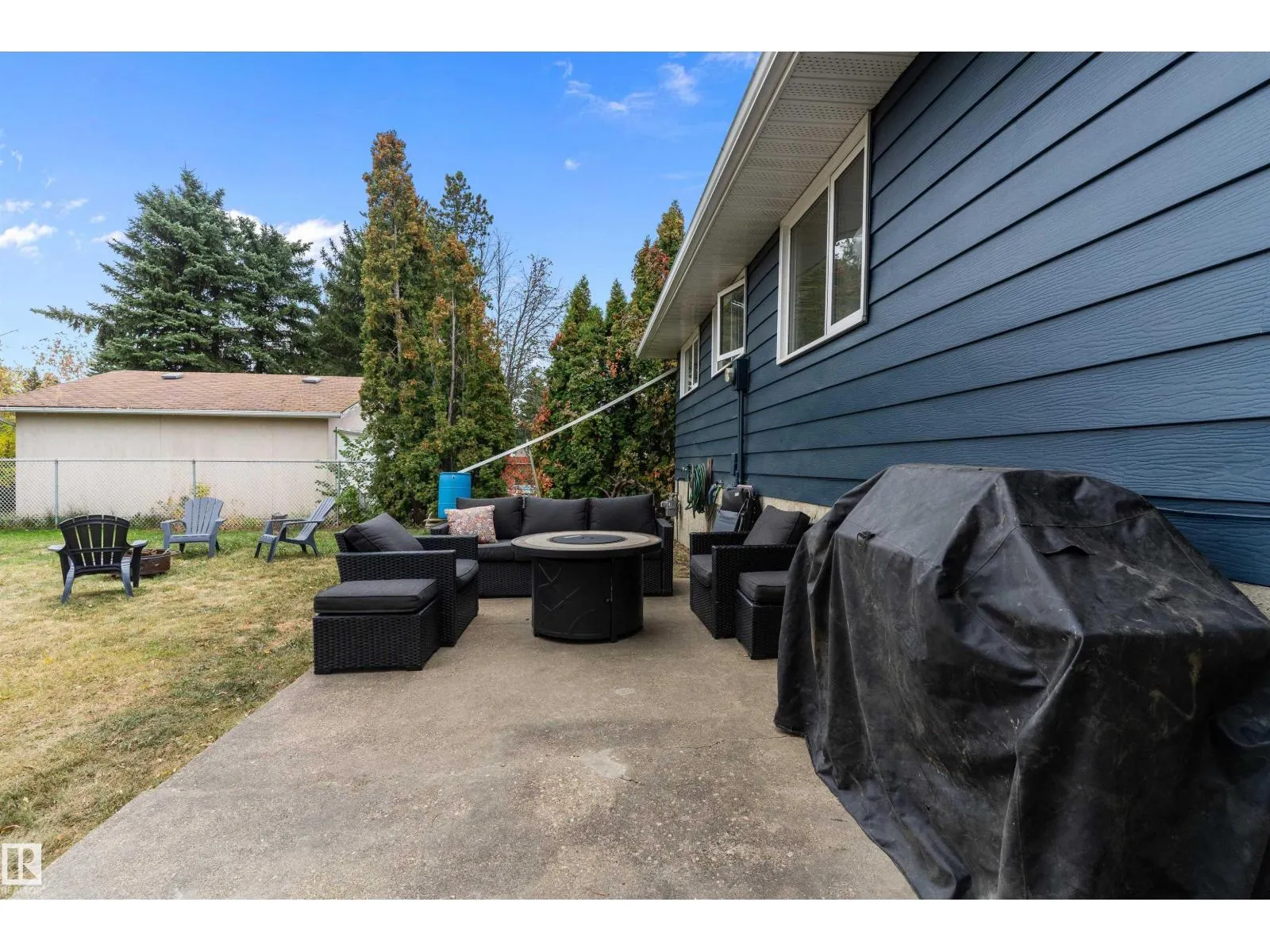 25 GRANT AV
