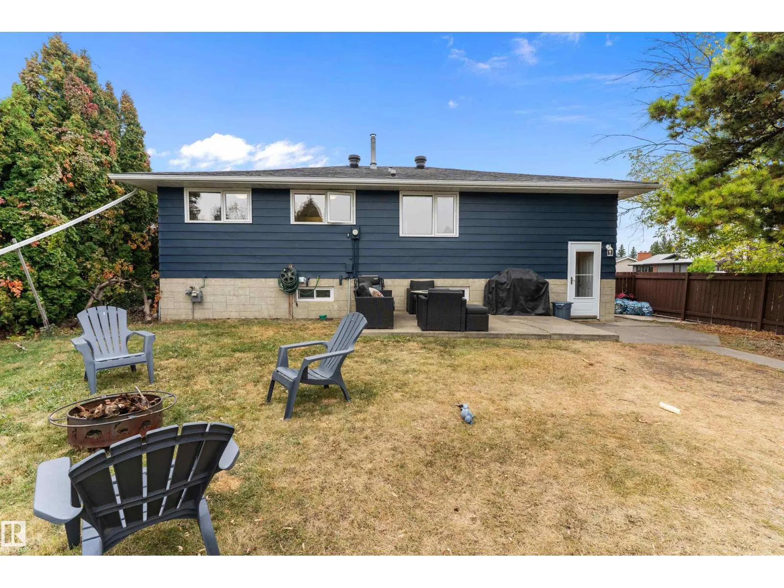 25 GRANT AV