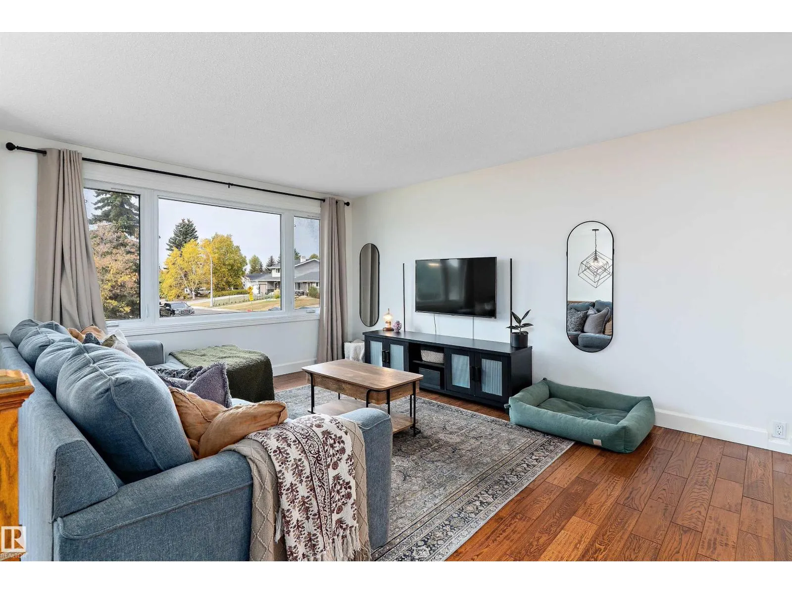 25 GRANT AV