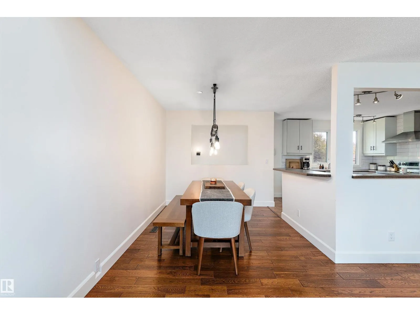 25 GRANT AV