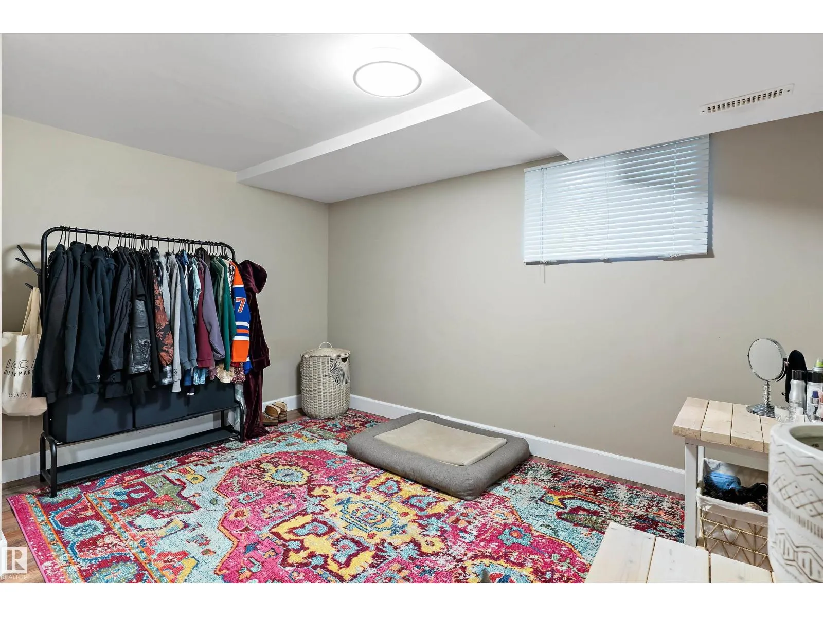 25 GRANT AV