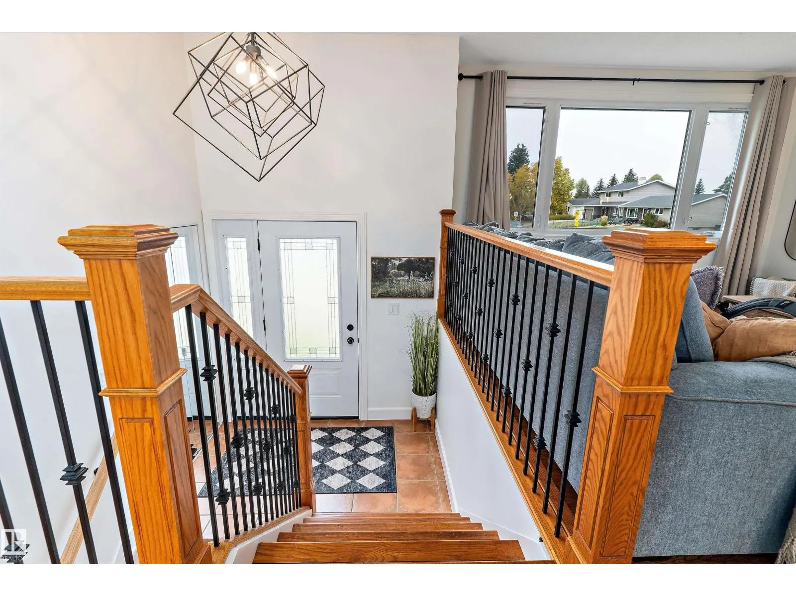 25 GRANT AV