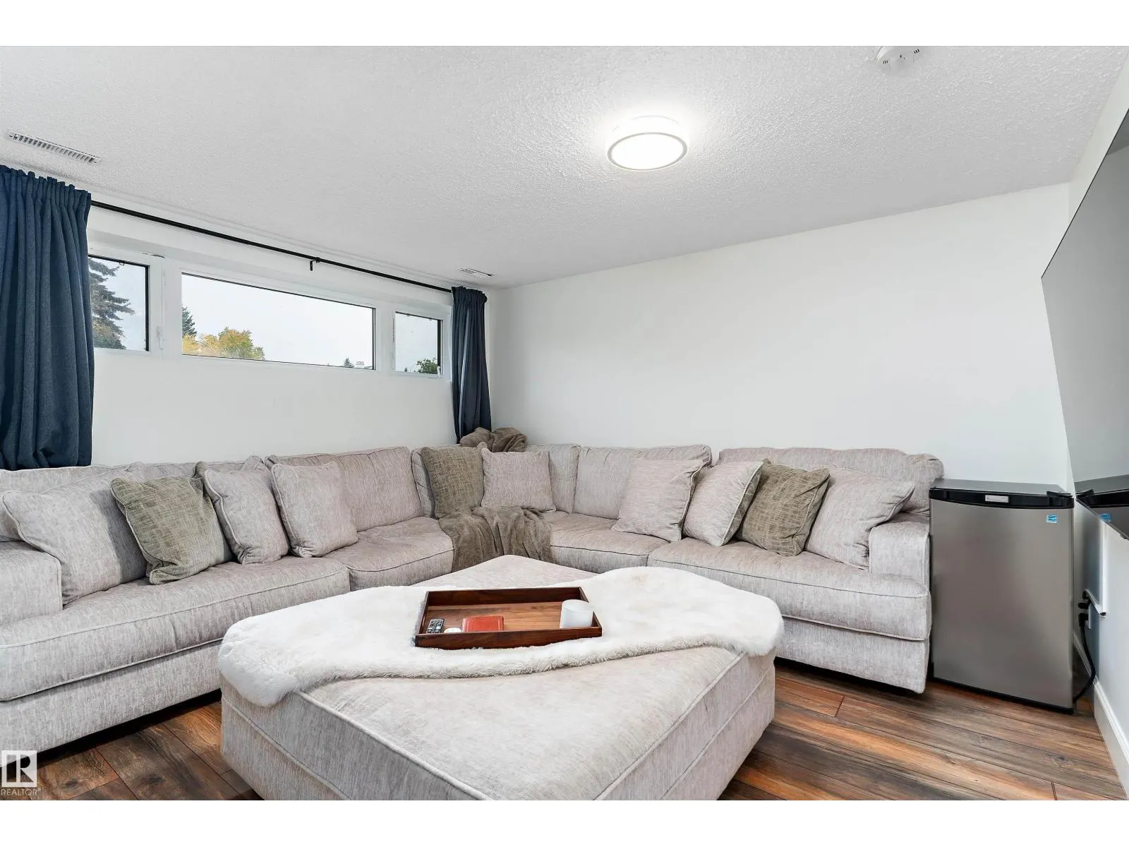 25 GRANT AV