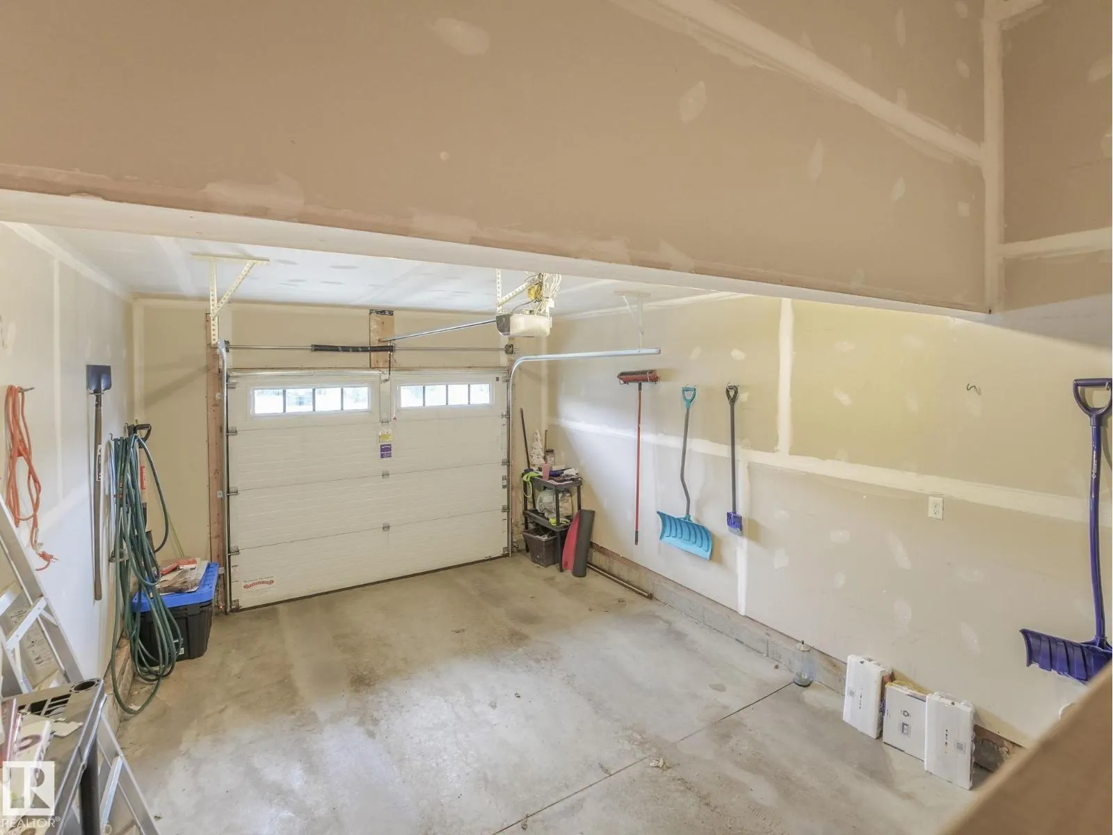 103 AMBERLEY WY