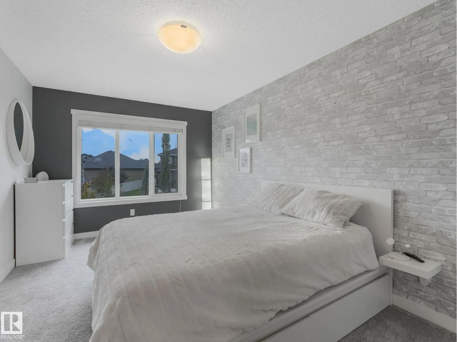 103 AMBERLEY WY
