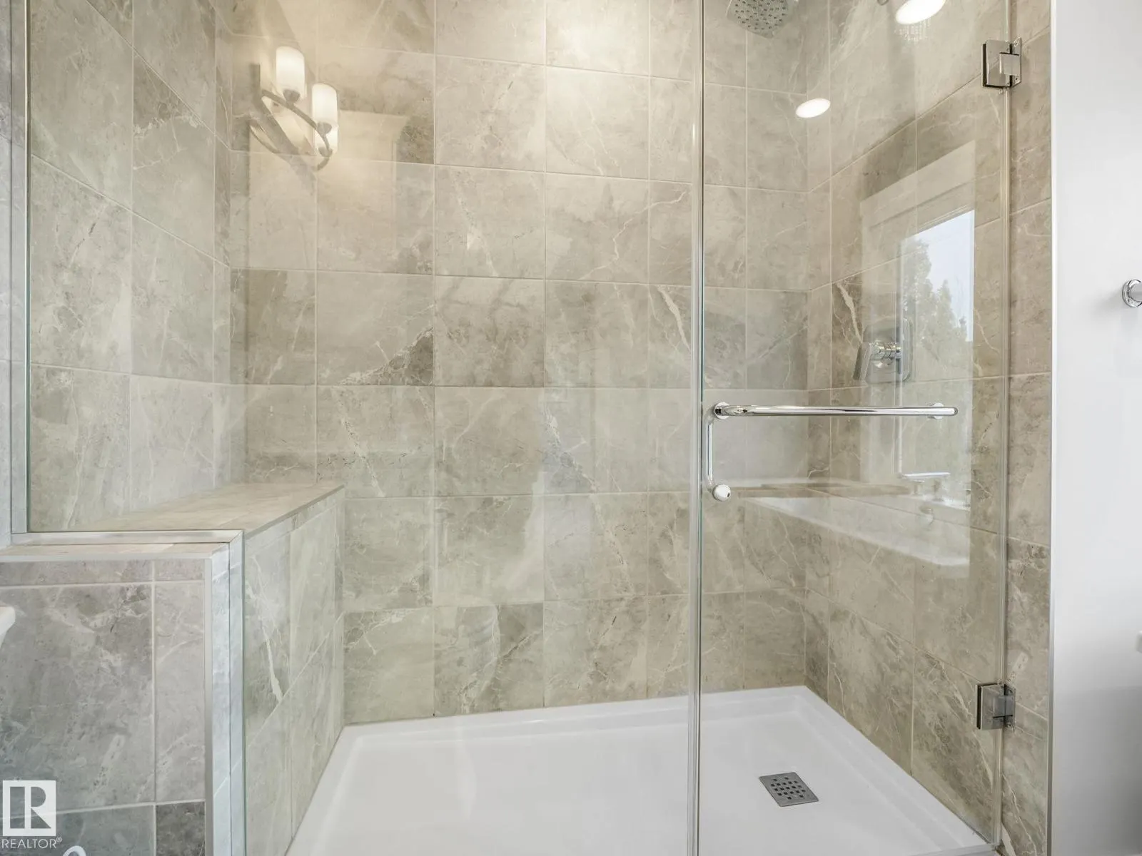 103 AMBERLEY WY