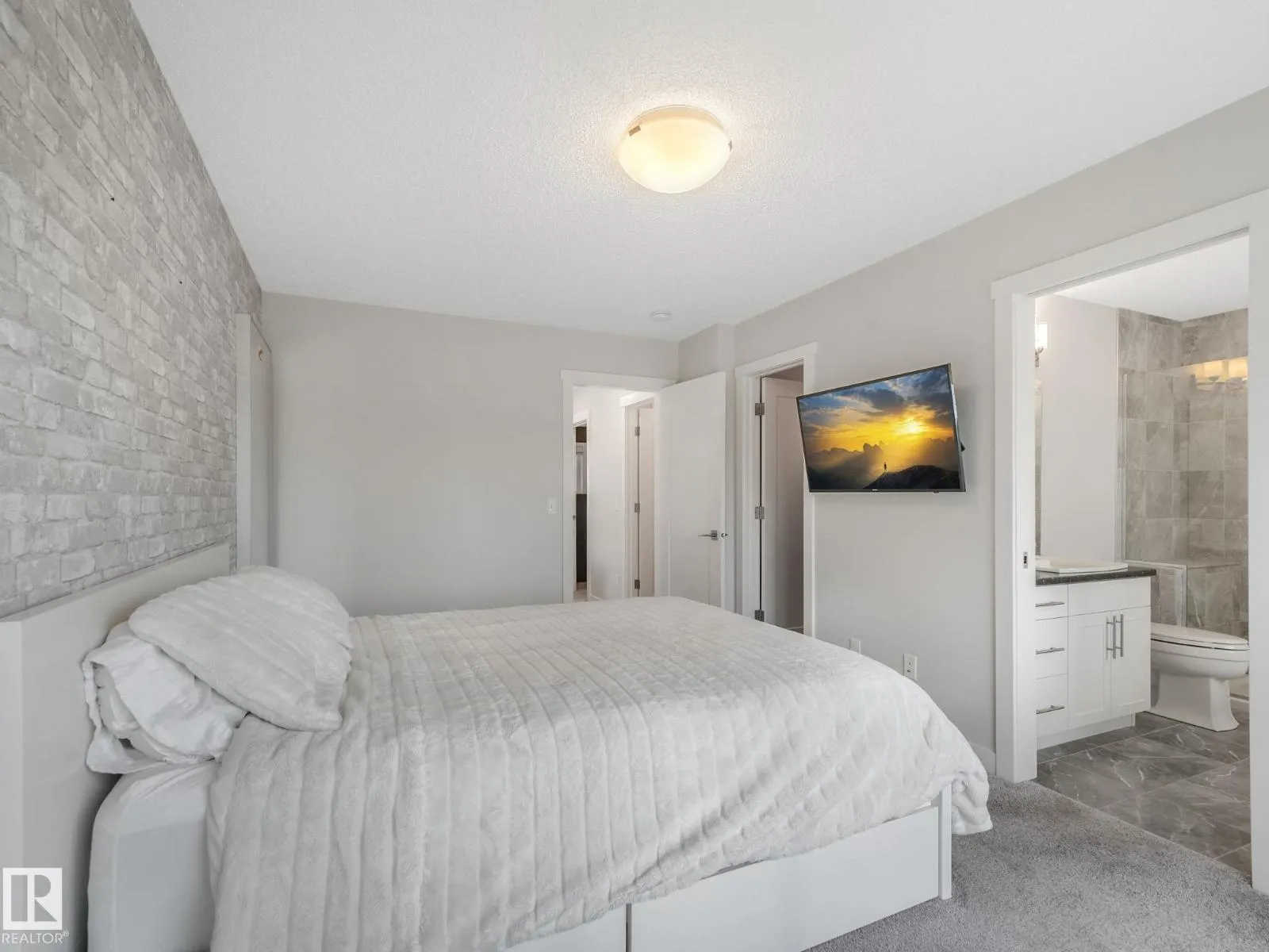103 AMBERLEY WY
