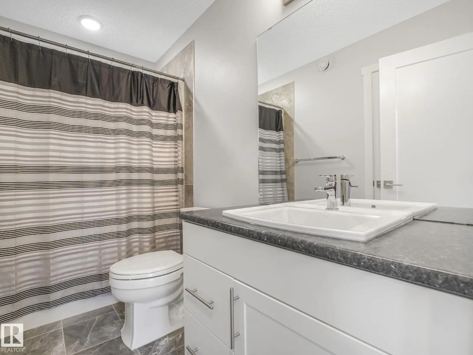 103 AMBERLEY WY