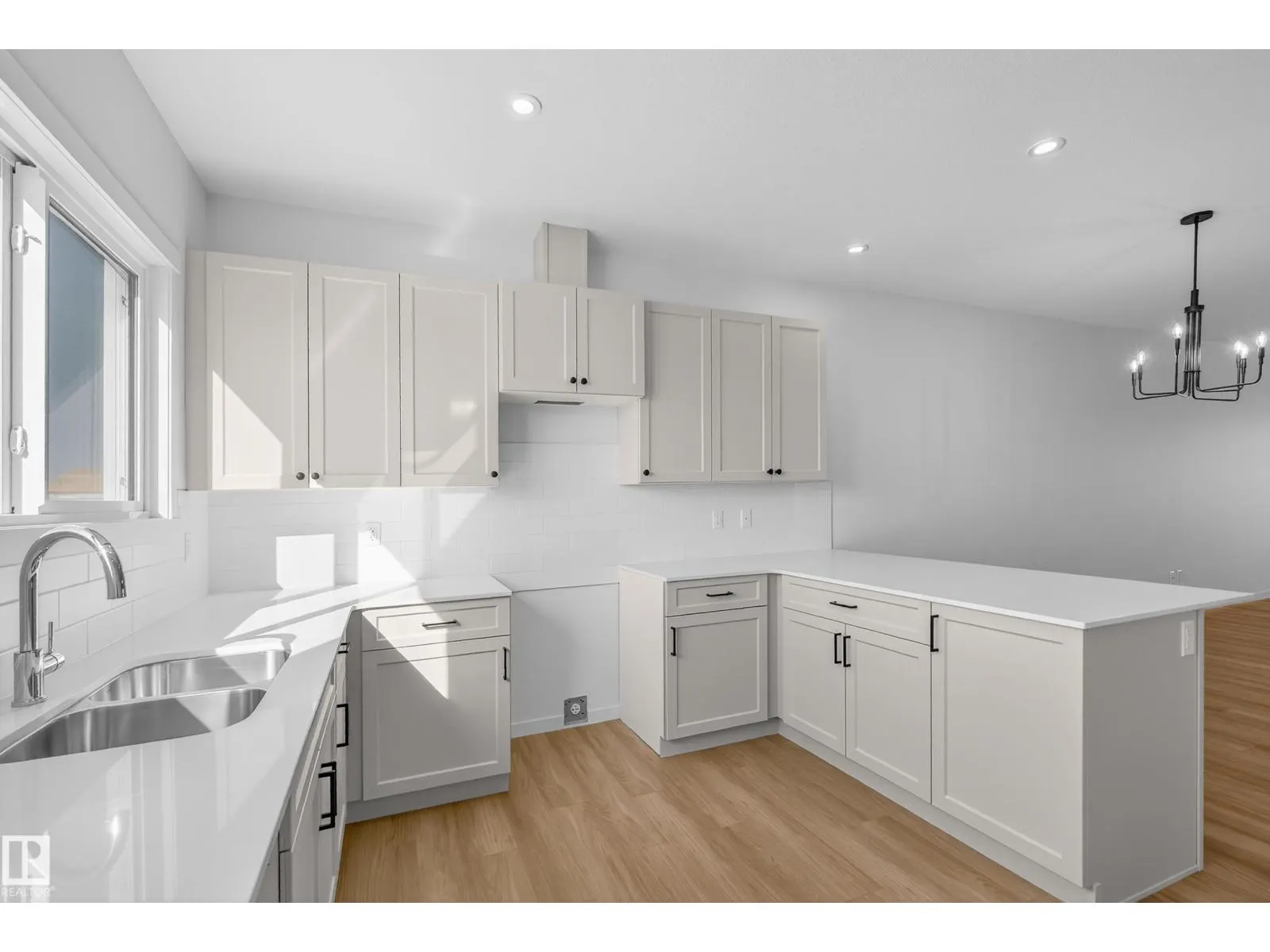 13 NERINE CR