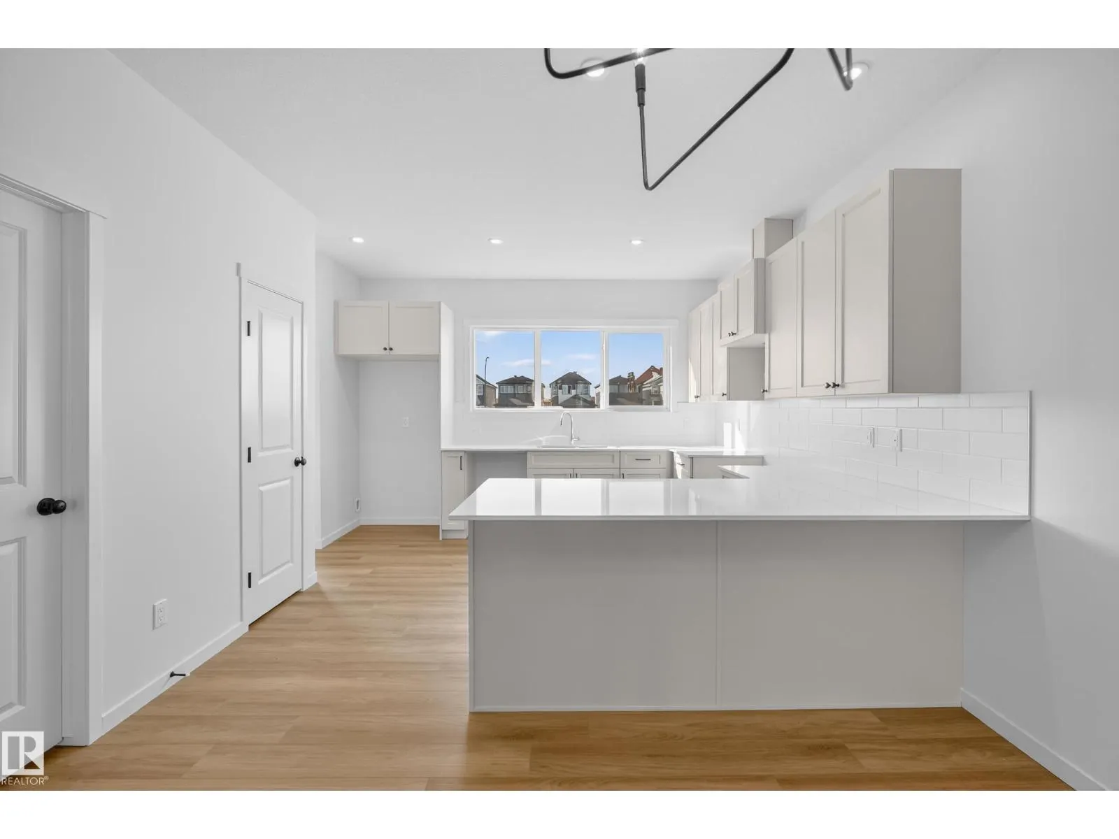 13 NERINE CR