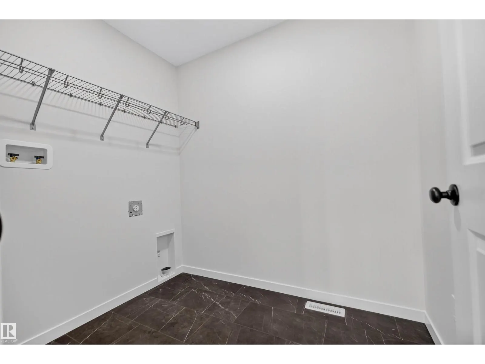 13 NERINE CR