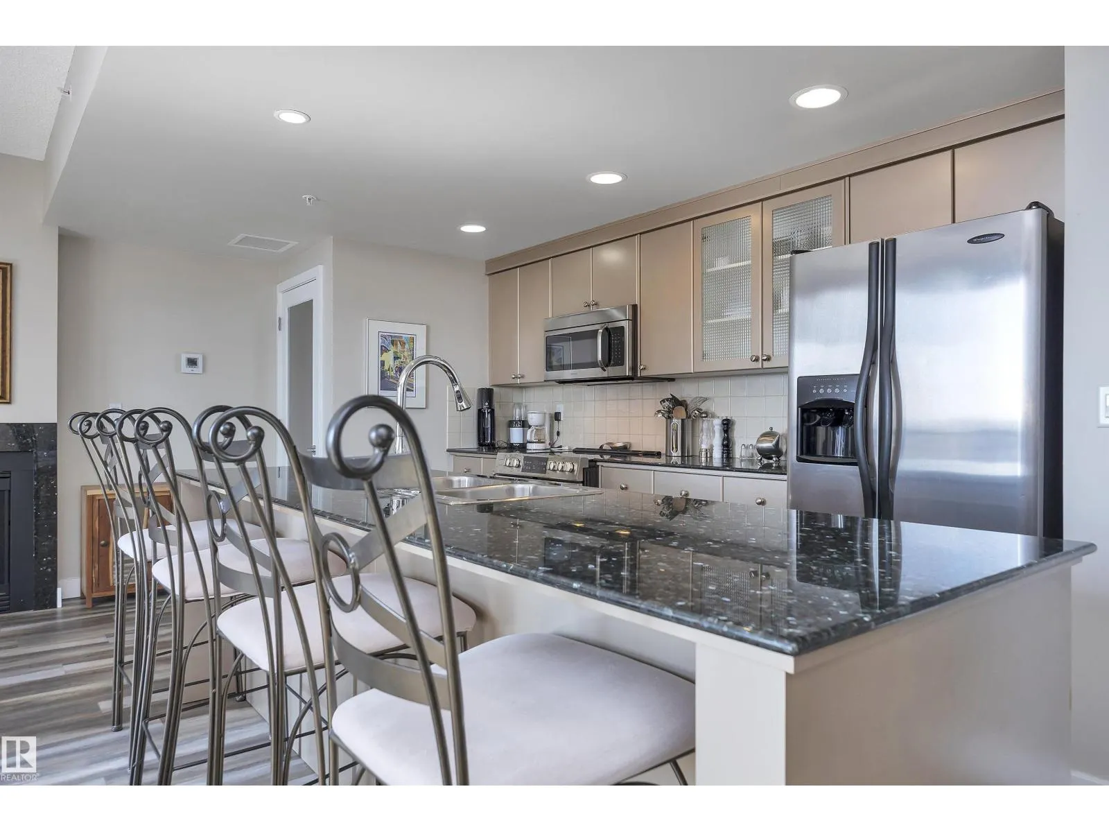 #606 10028 119 ST NW