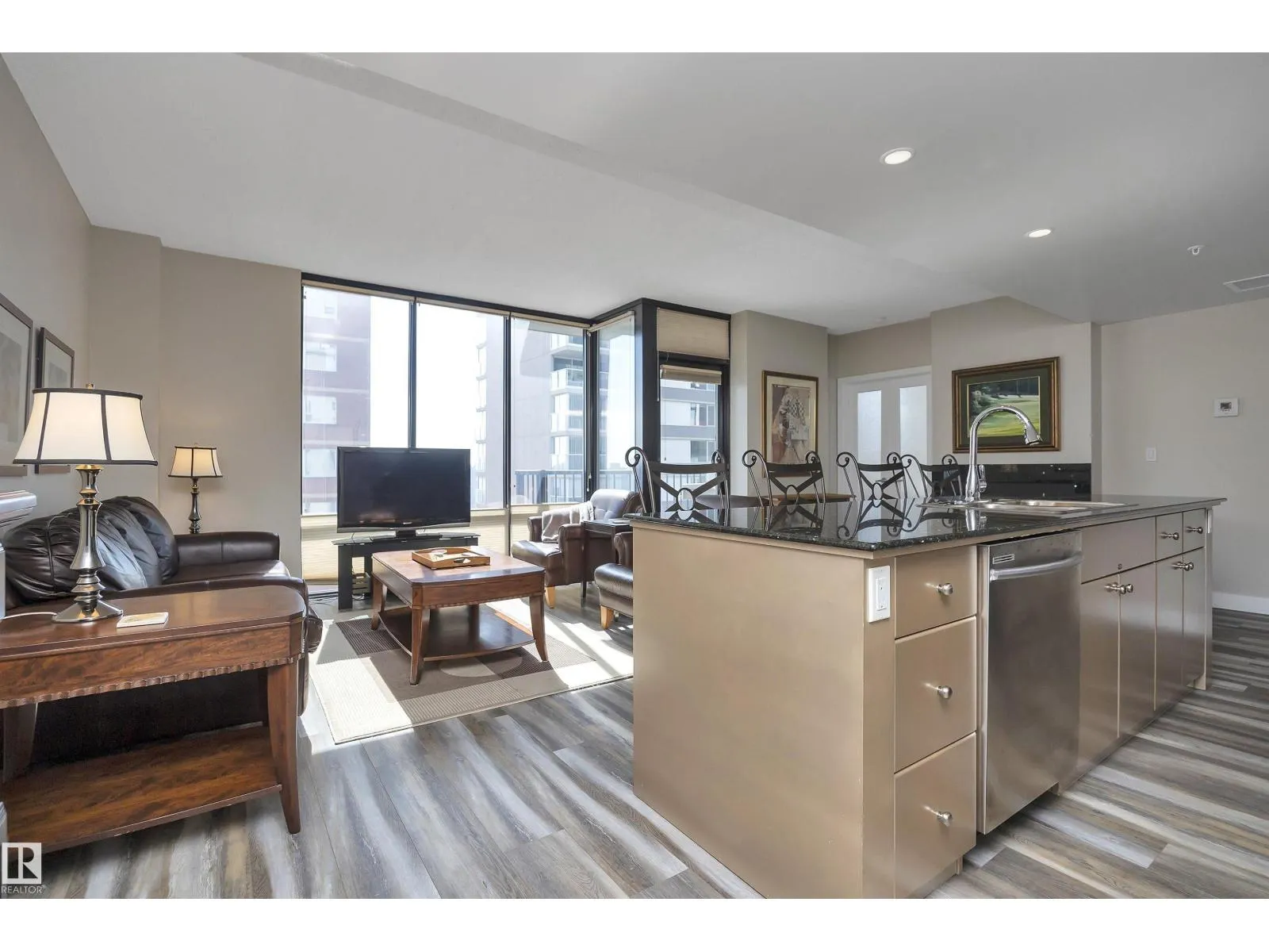 #606 10028 119 ST NW