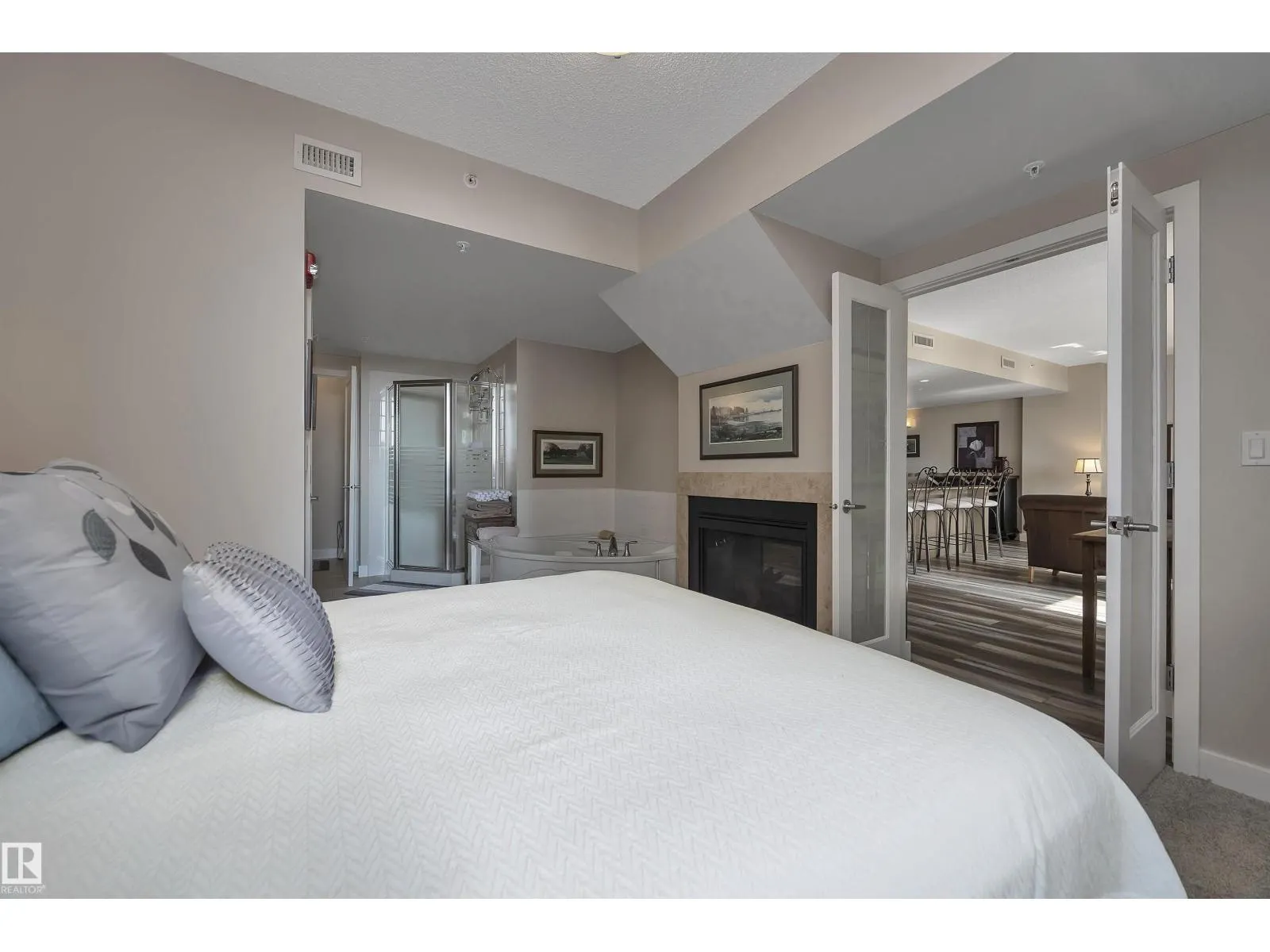 #606 10028 119 ST NW