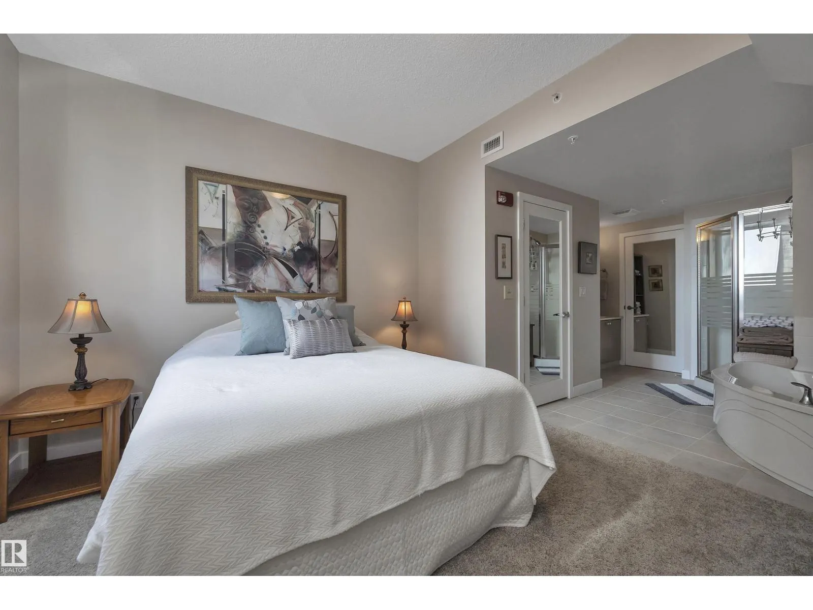 #606 10028 119 ST NW