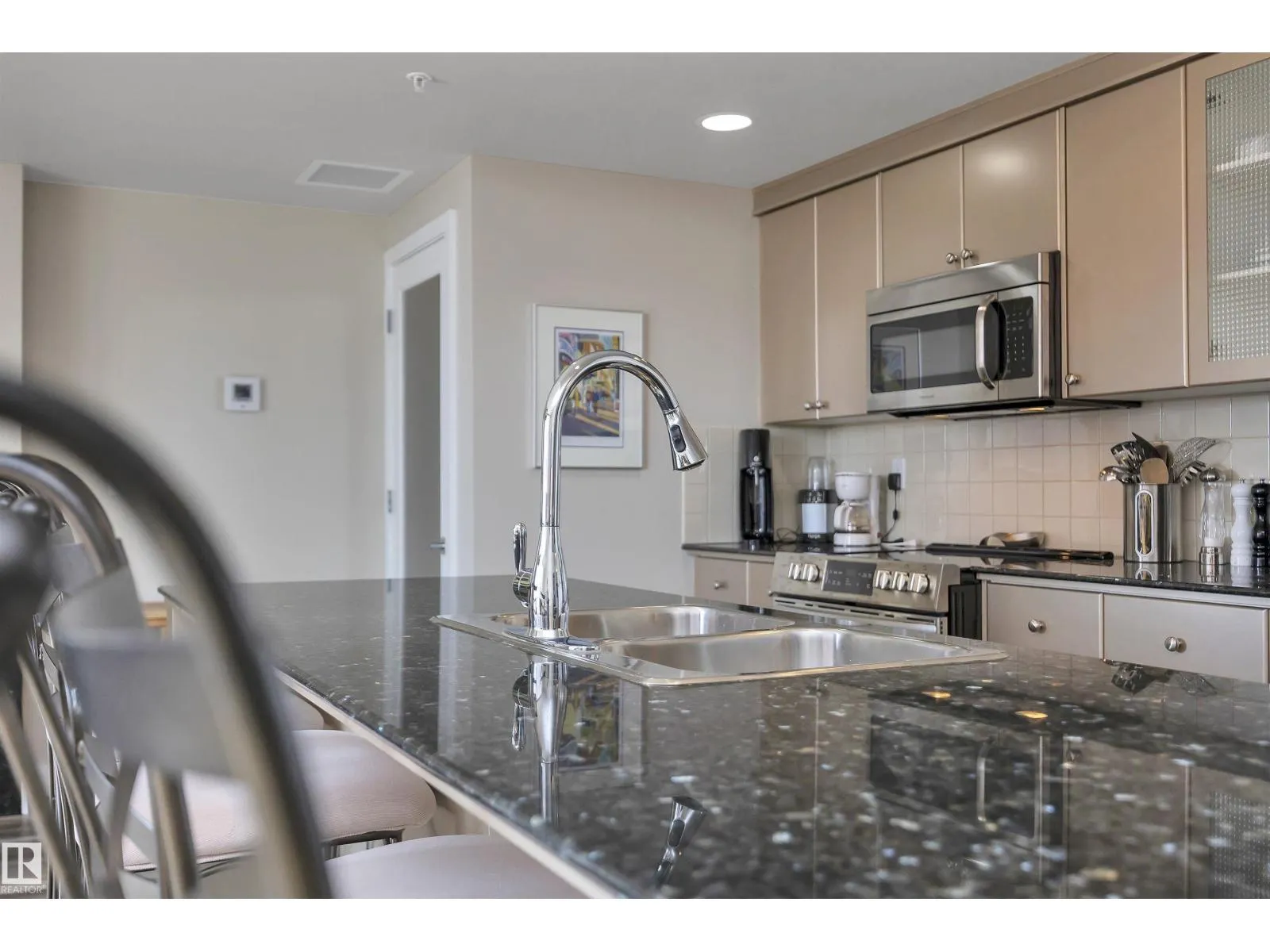 #606 10028 119 ST NW