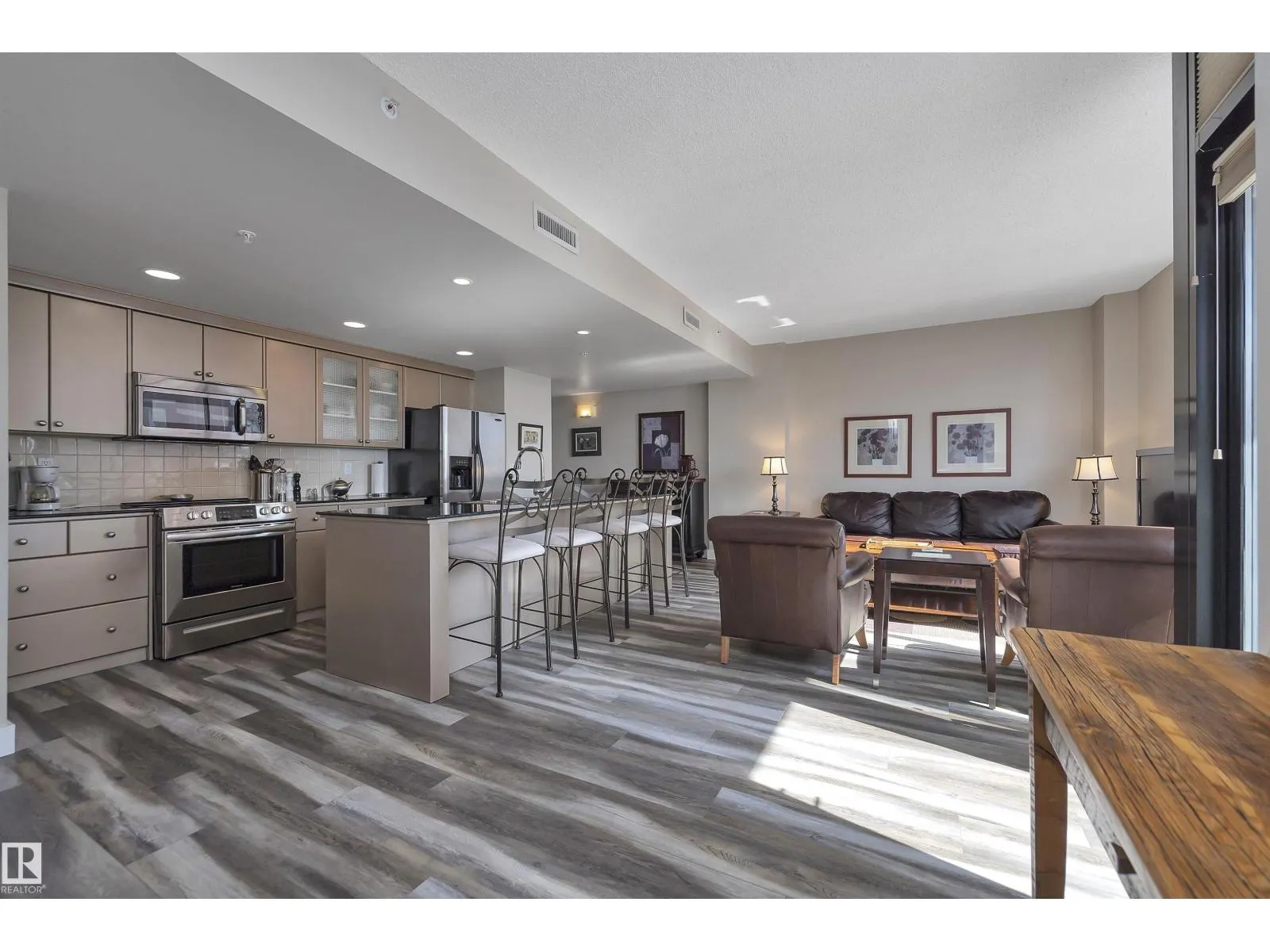 #606 10028 119 ST NW