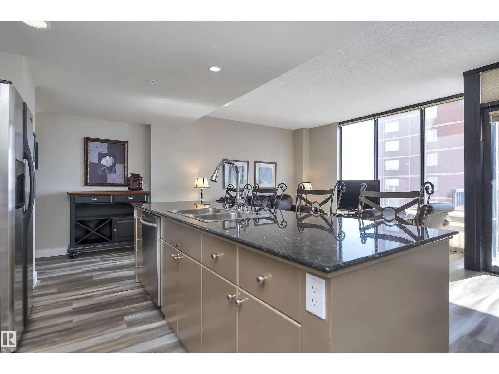 #606 10028 119 ST NW