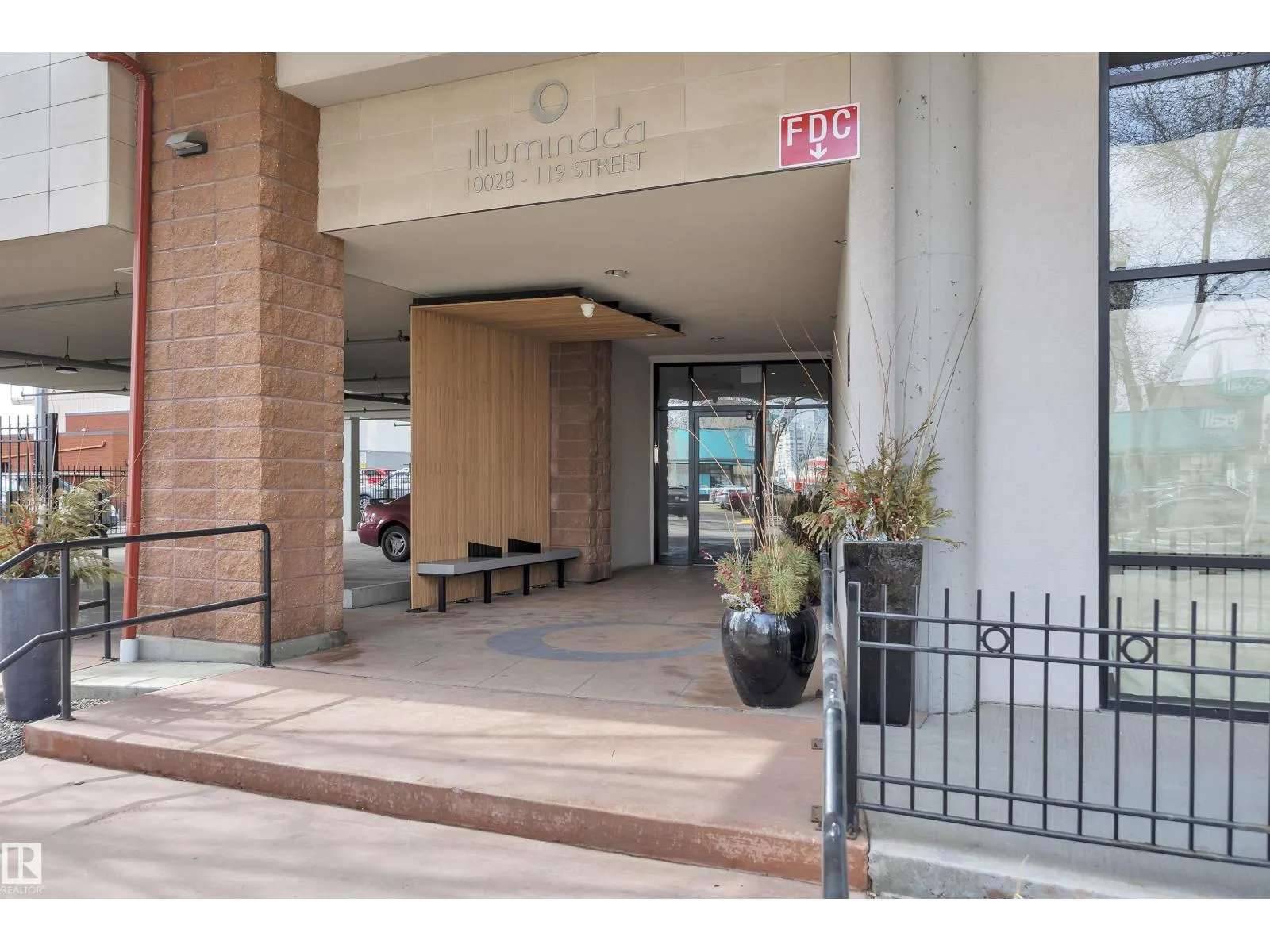 #606 10028 119 ST NW