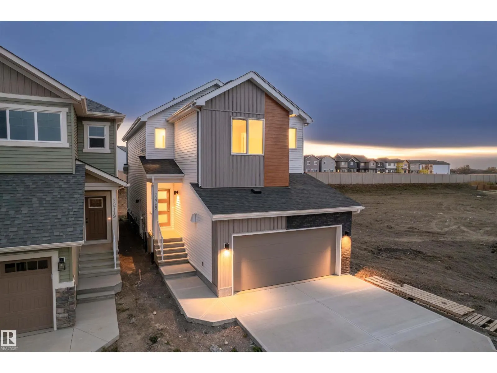 20723 24 AV NW