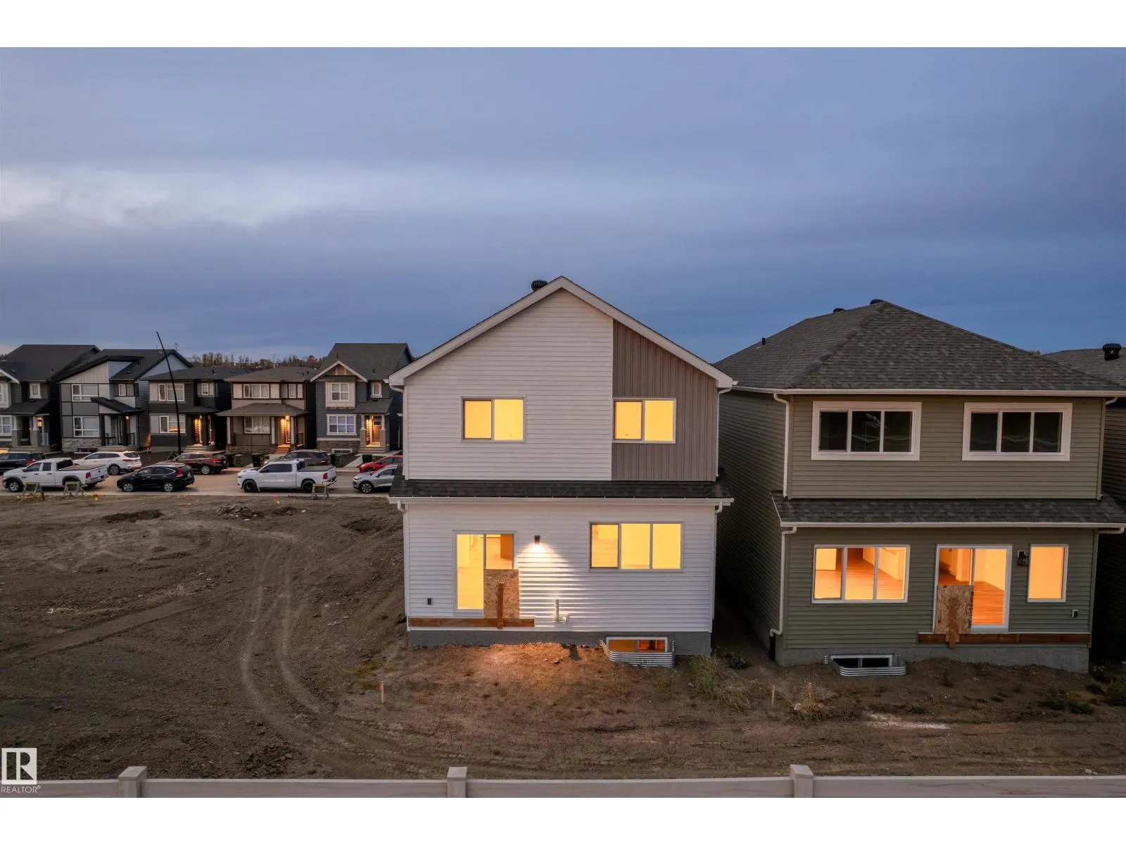 20723 24 AV NW
