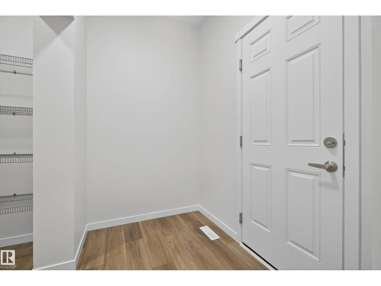 20723 24 AV NW