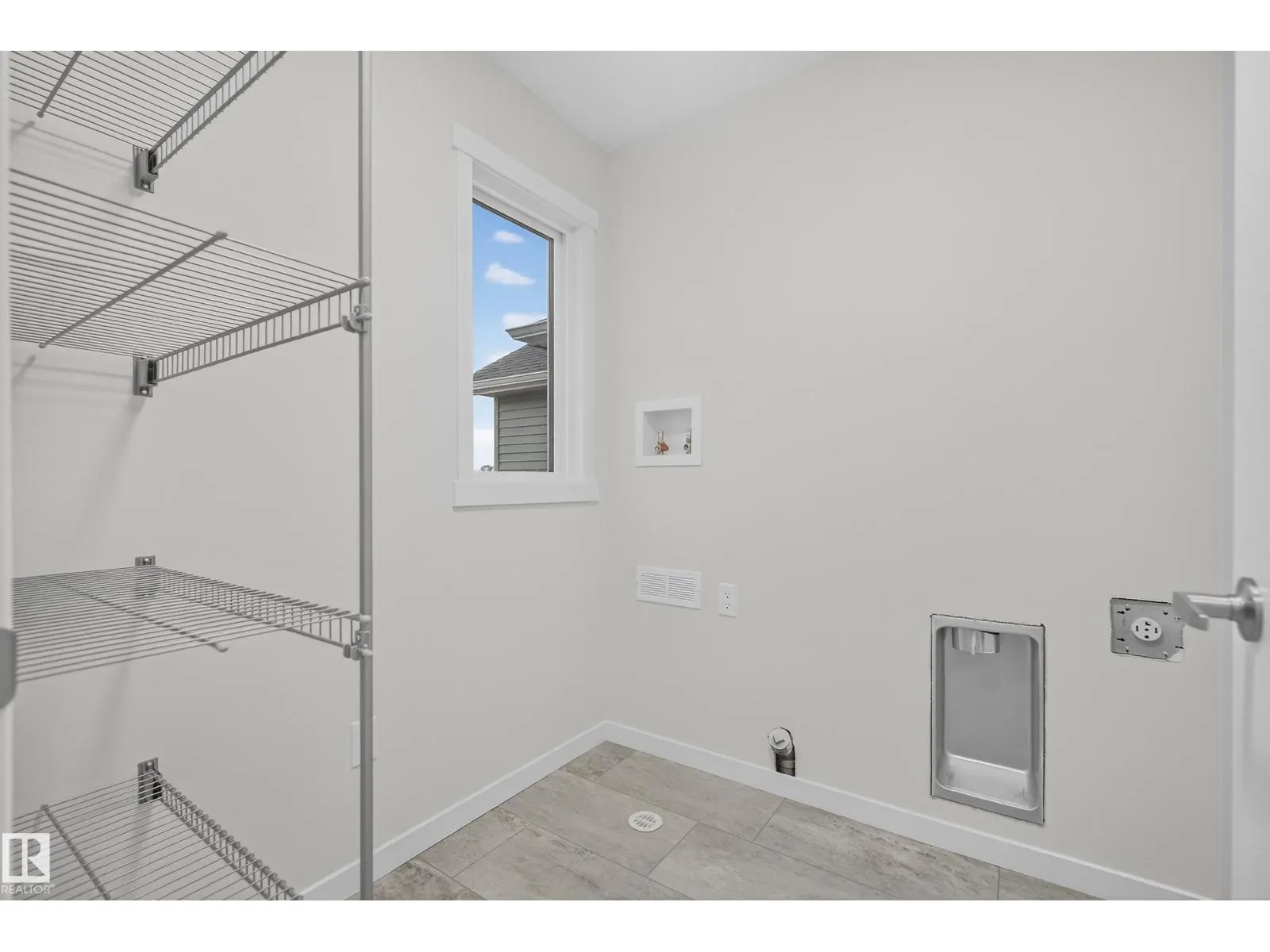 20723 24 AV NW