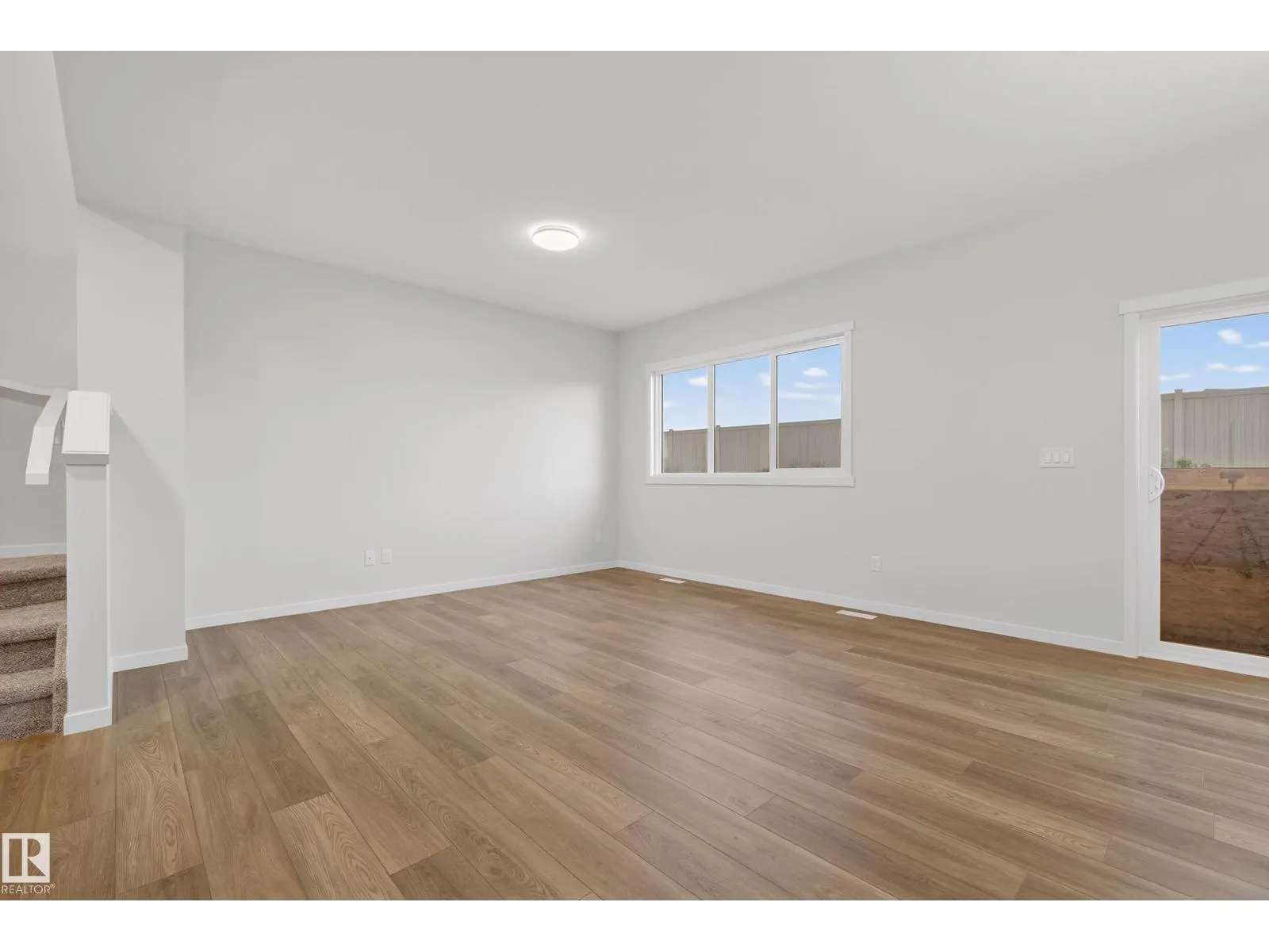 20723 24 AV NW