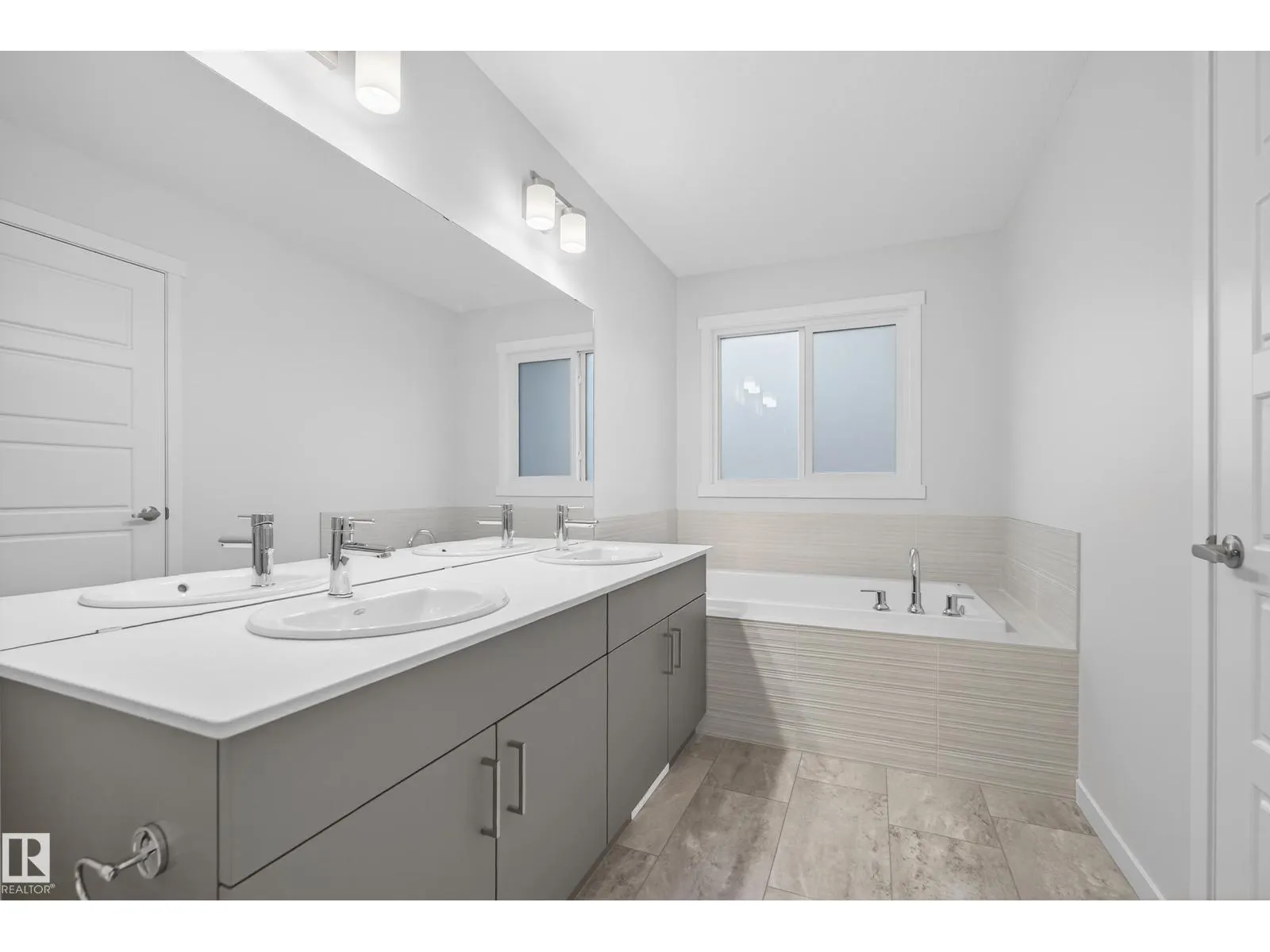 20723 24 AV NW