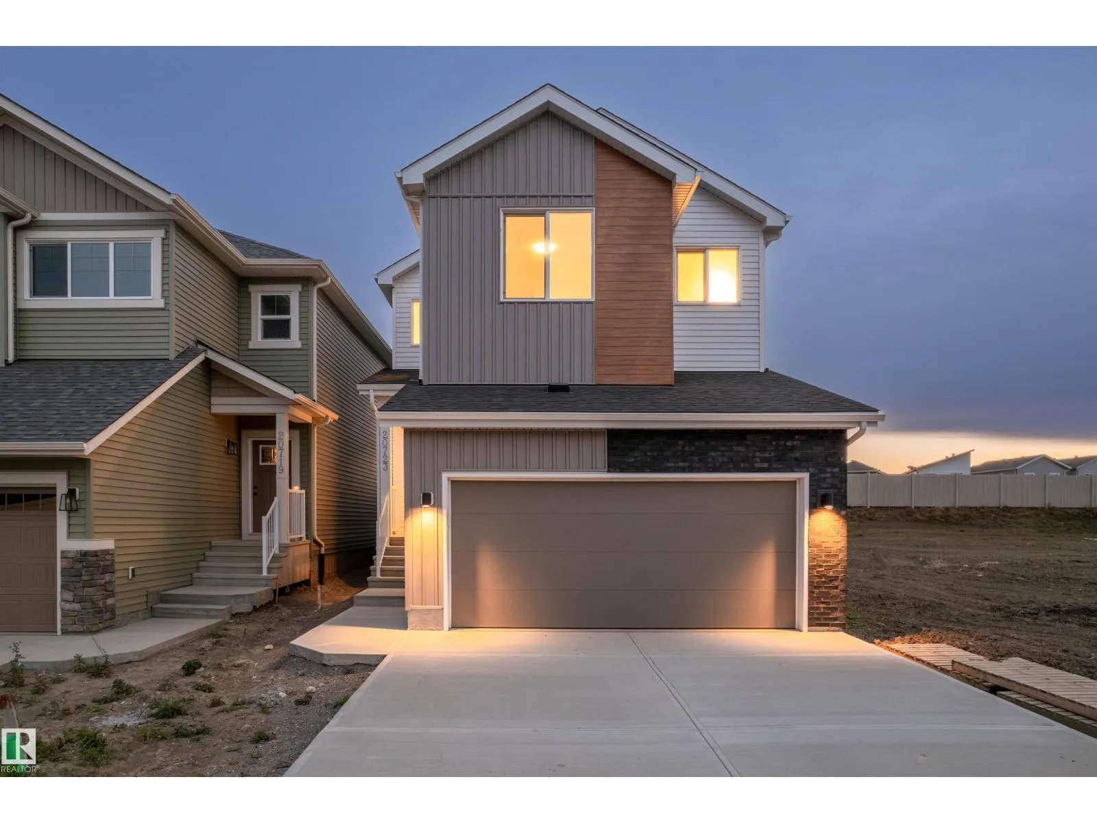 20723 24 AV NW