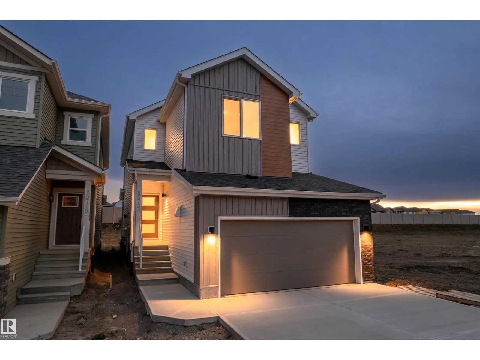 20723 24 AV NW