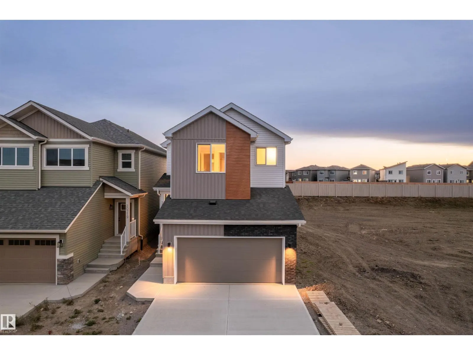 20723 24 AV NW