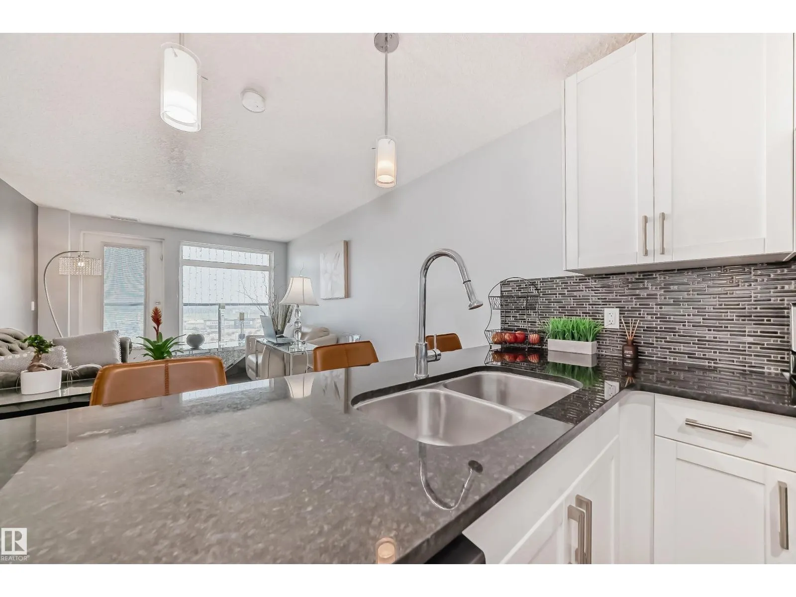 #928 5151 Windermere BV SW SW
