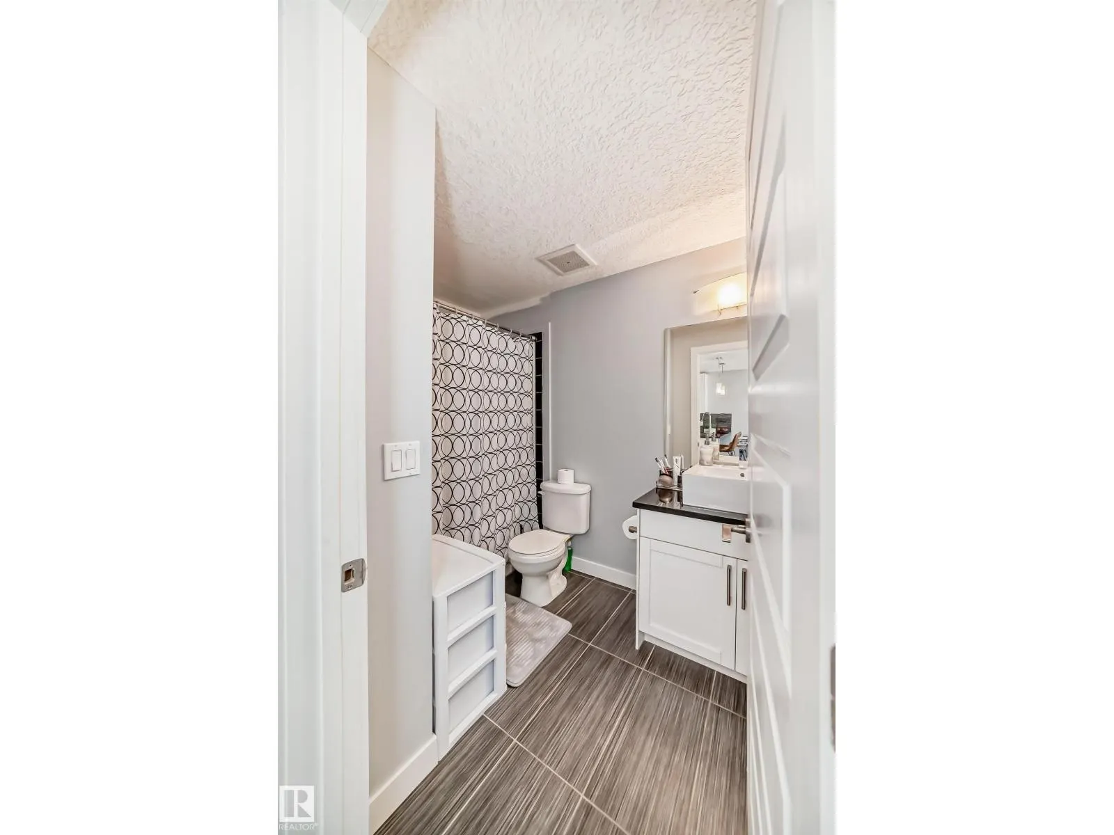 #928 5151 Windermere BV SW SW