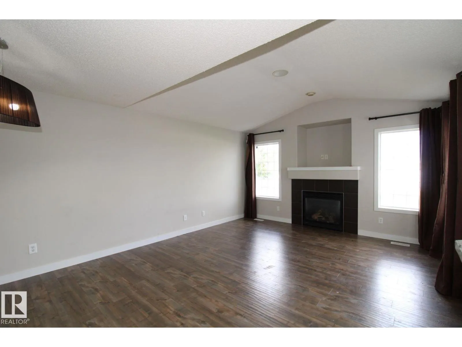 3143 TRELLE LO NW
