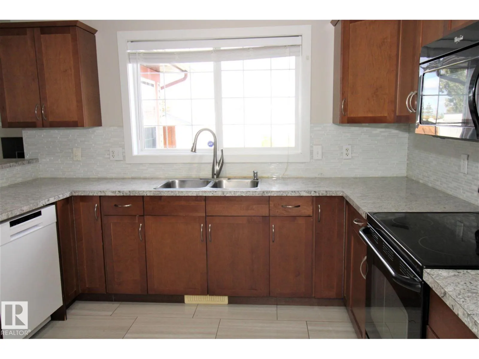 3143 TRELLE LO NW
