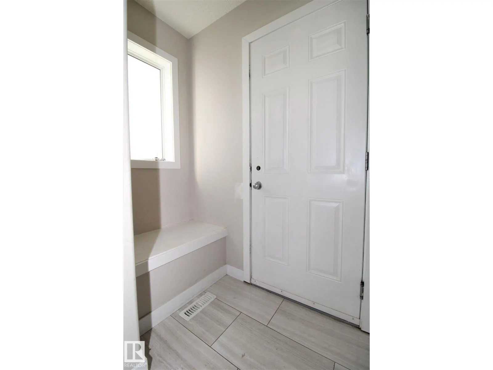 3143 TRELLE LO NW