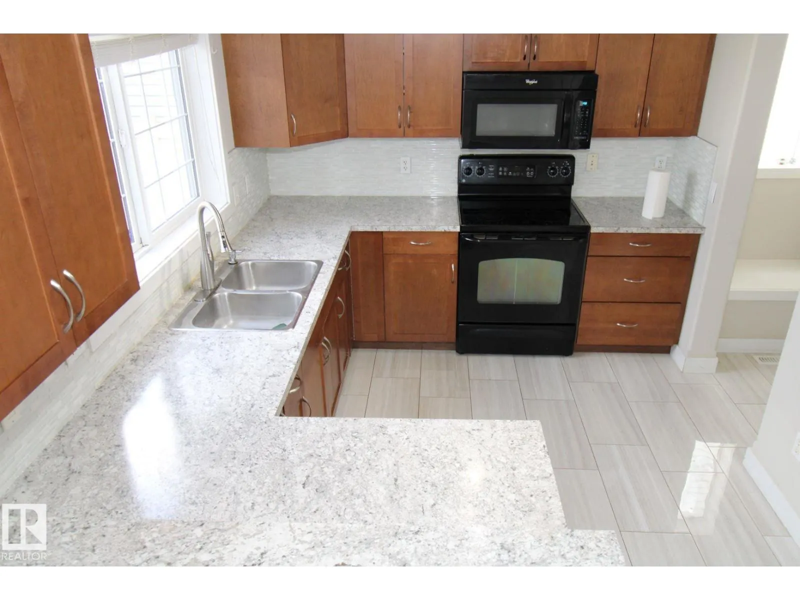 3143 TRELLE LO NW