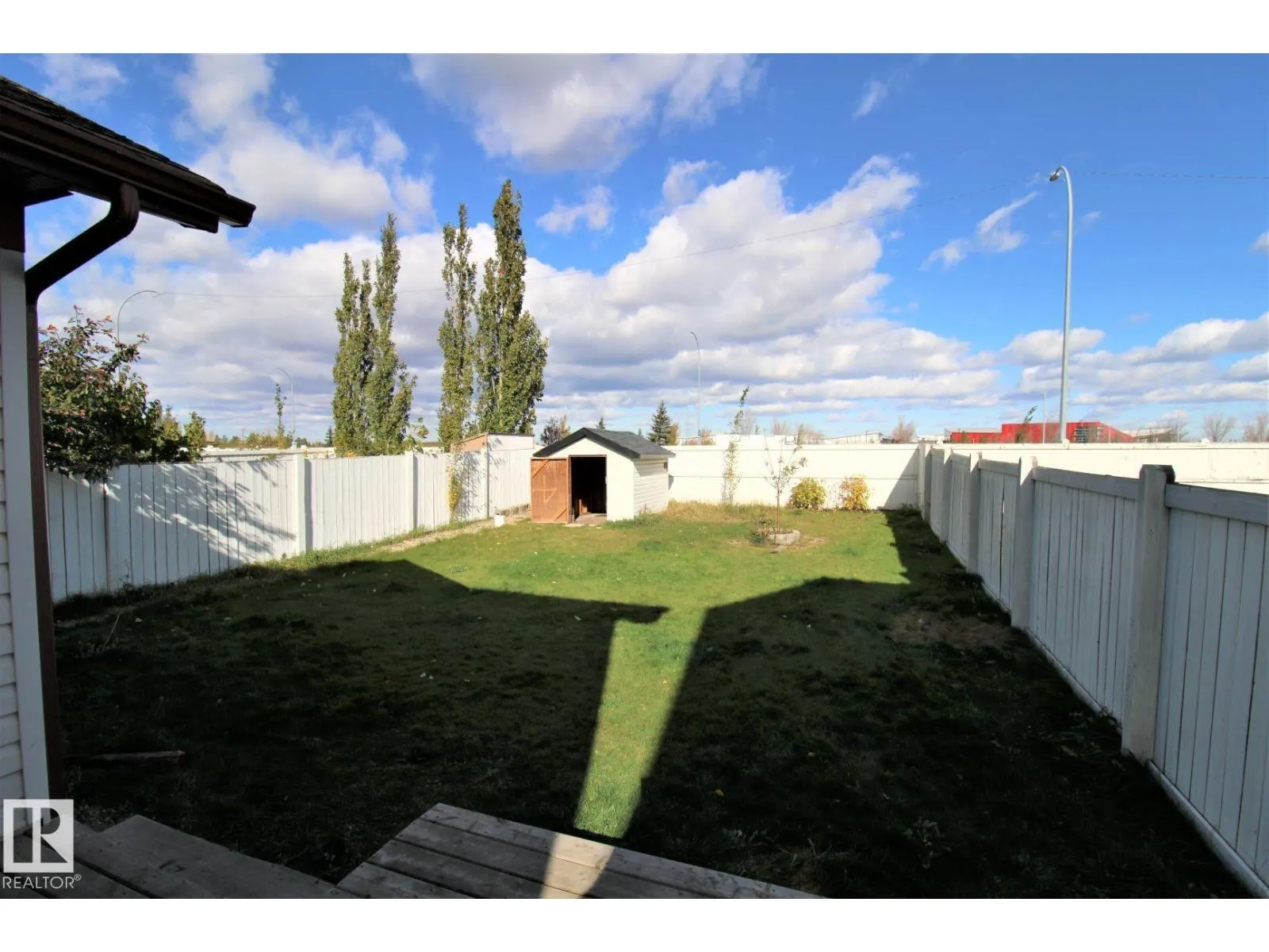 3143 TRELLE LO NW