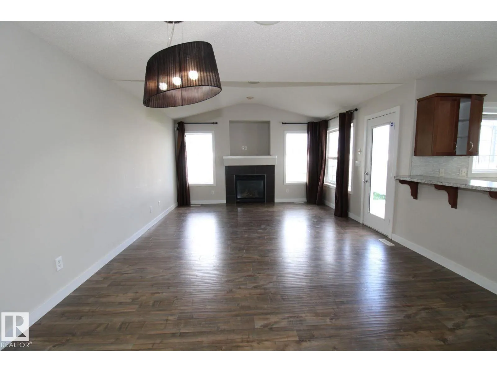3143 TRELLE LO NW
