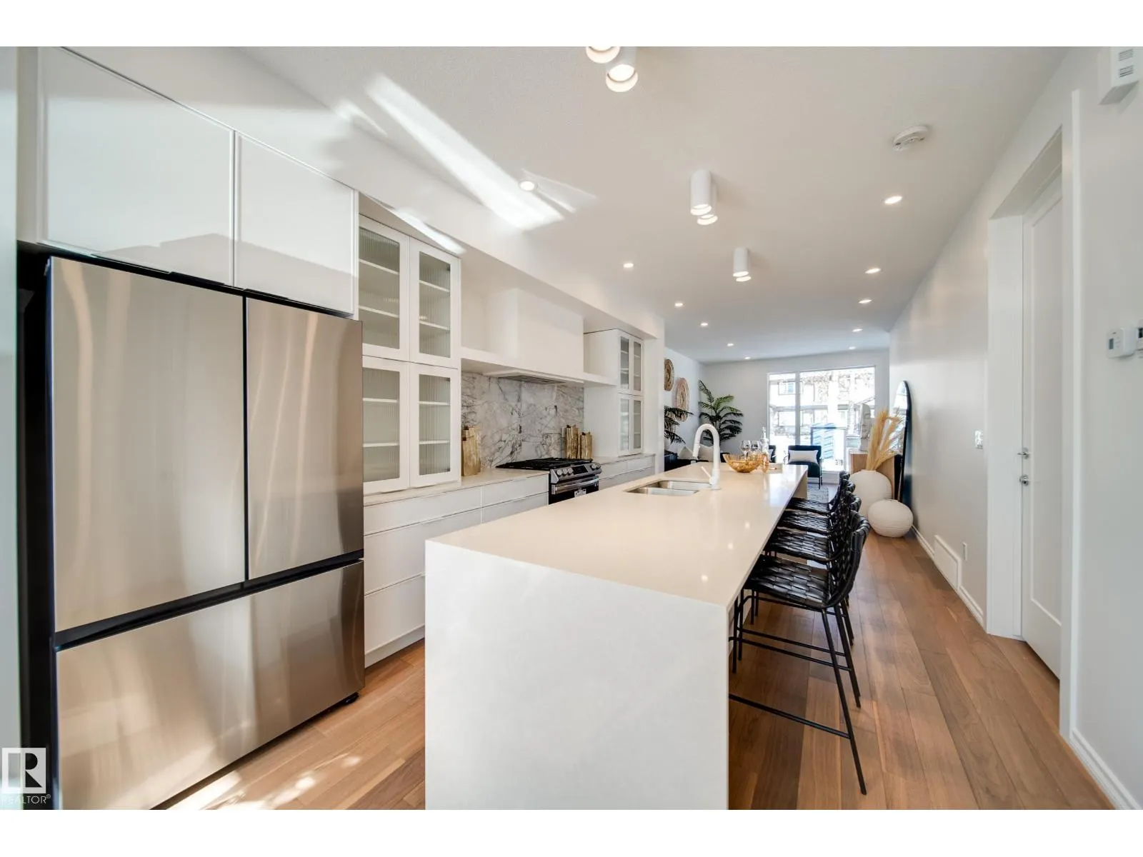 7540 80 AV NW