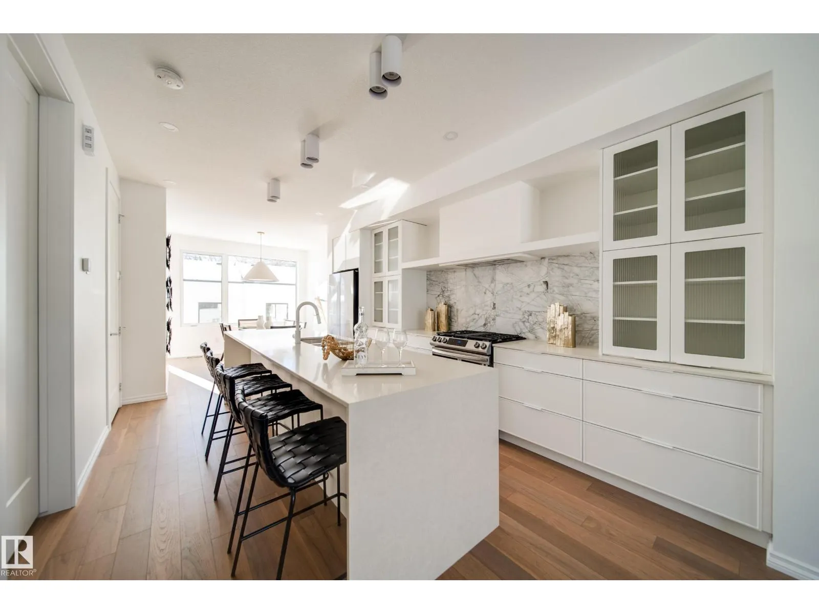 7540 80 AV NW