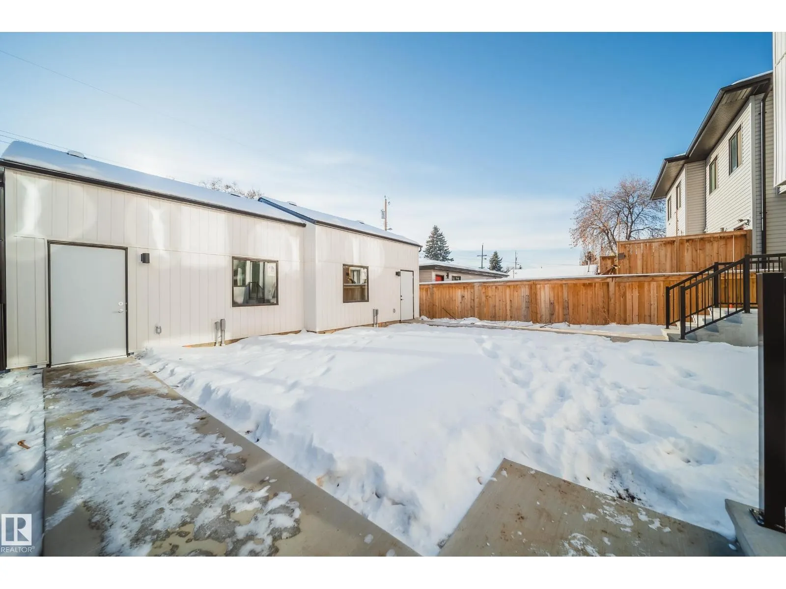 7540 80 AV NW