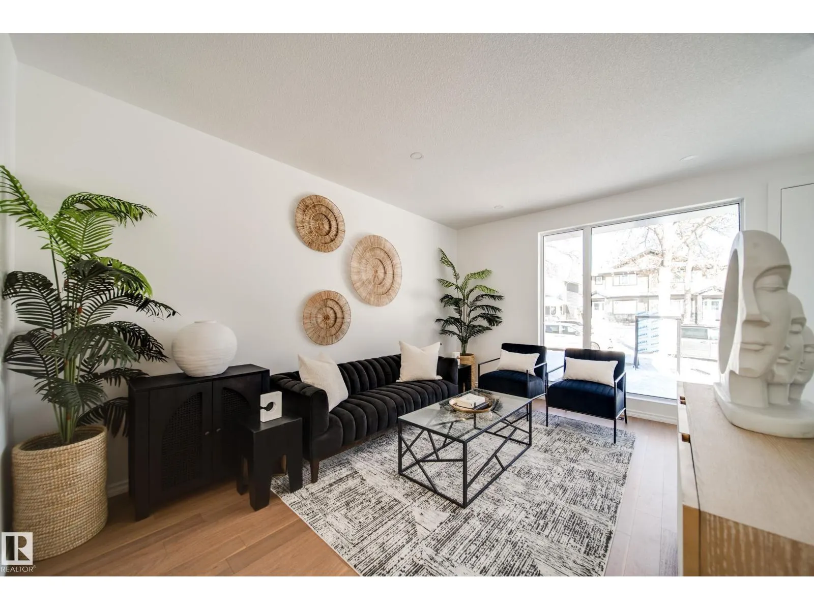 7540 80 AV NW